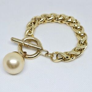 Gold Tone Chain Bracelet w/ Faux Pearl Charm — Elegant Statement Piece